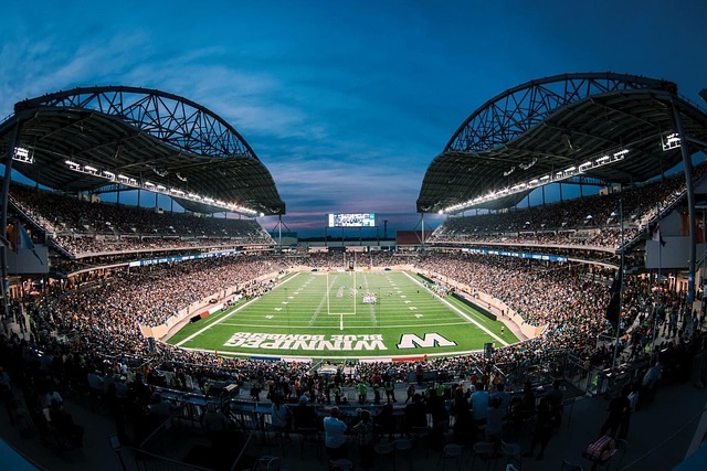 意甲球员在第12轮比赛中涂上红色面彩，向针对女性的暴力说不